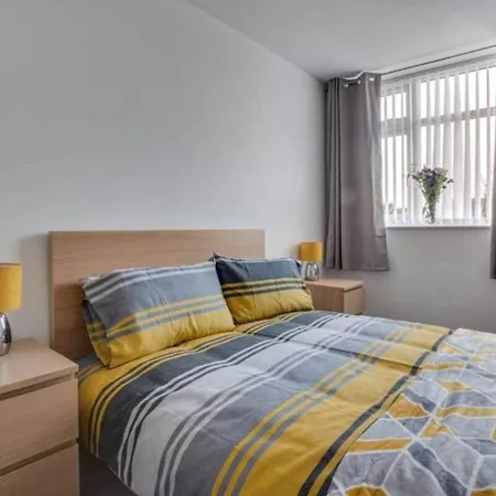Apartment 2-bedroom Serviced 2 *